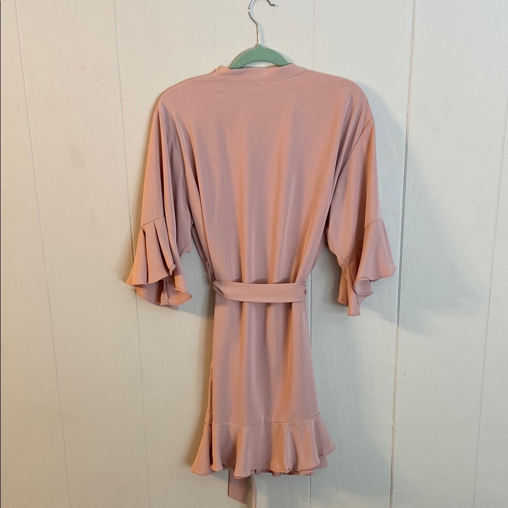 🪷 Light Pink Ruffle Robe with Tie | Bridesmaids | EUC | Bridal - Picture 2 of 4
